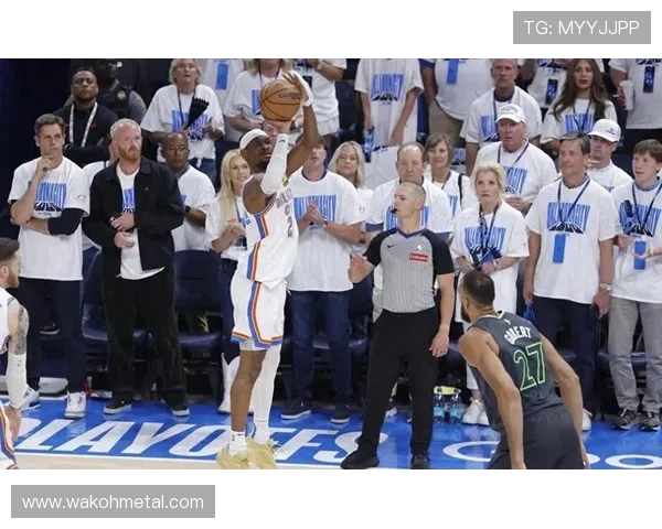 小牛队在与雷霆的较量中以3分之差遗憾落败，赛季前景堪忧